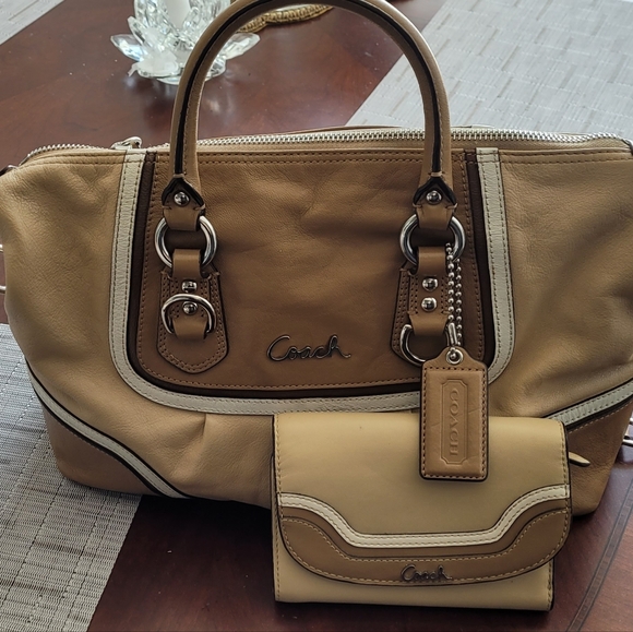 Coach Handbags - Authentic coach purse with wallet